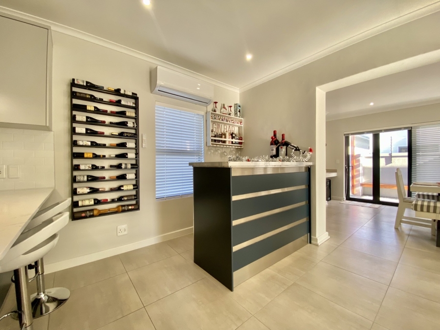 To Let 3 Bedroom Property for Rent in Sandown Western Cape